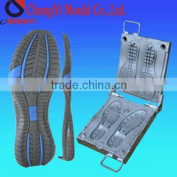 three color rubber moutain outsole shoe mold