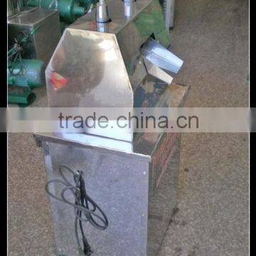 Electric sugar cane juicer machine