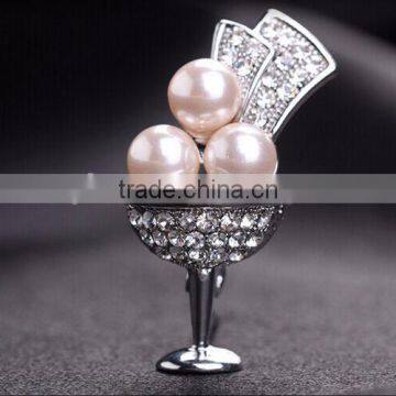 Fashion channel pearl rhinestone brooch for women wholesale