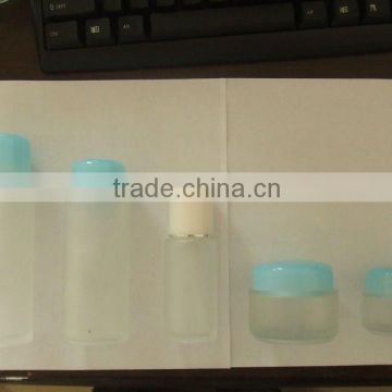 cosmetic glass bottles pump sparyer and plastic cap