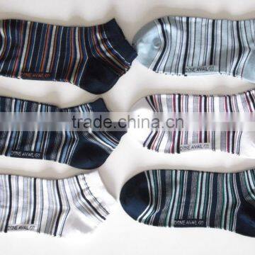 Latest Women Colorful Socks With Custom Logo Stocks photo-4