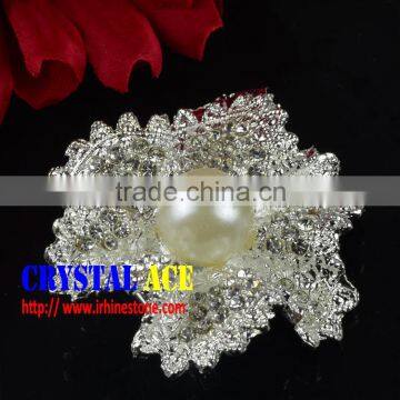 Wonderful white colour diamond flower brooch, flower strass pins, wedding brooch pins for wedding invitation