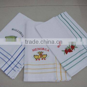 2016 New Design 100% Cotton Embroidery Towel