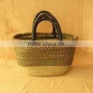 Straw hand bag