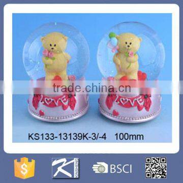 Souvenir gift small teddy bear resin wedding favors snow globe with glass