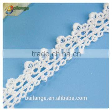 2016 China manufacturer Embroidered white trimming for garment