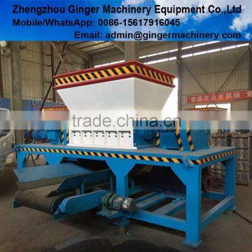 Double shaft wood pallet shredder