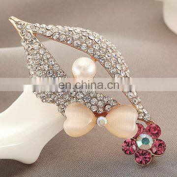 Fashion Jewelry Vintage Rhinestone Mouth Lip Brooch Pin jewelry