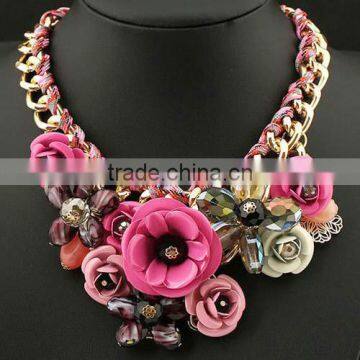 Fahion Elegant Exquisite Gorgeous and Dazzling Crystal and Resin Alloy Flower Charm Statement Necklace in Stock