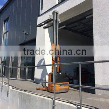 2004 Super Quality Electric Forklifts
