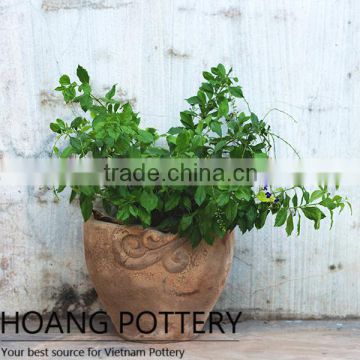 Quality Terracotta Pot Outdoor , Vietnamese Ceramic Planter Garden Decor