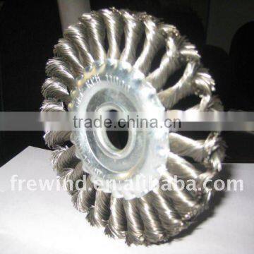 wide face wheel brush with knot wire