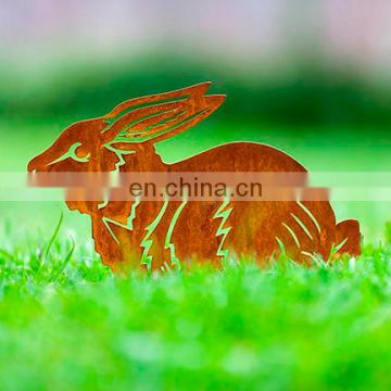 Western style garden laser cut antique metal rabbit animal art sculpture