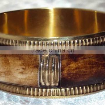 Antique Color Bone Chips Women Bangle With Brass Frame 11821