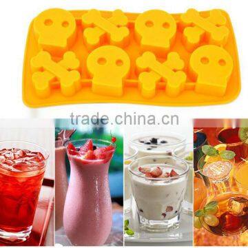 Skull & Crossbones Sports Party Halloween Mold Silicone Ice Cube Tray