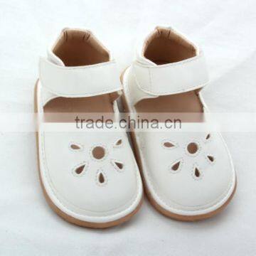 White New Design Hot Sales Wholesale Squeaky Shoes for Little Girls