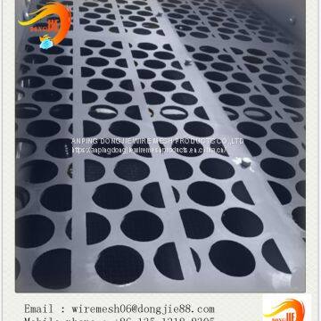 China suppliers top grade carriage by container perforated wire mesh