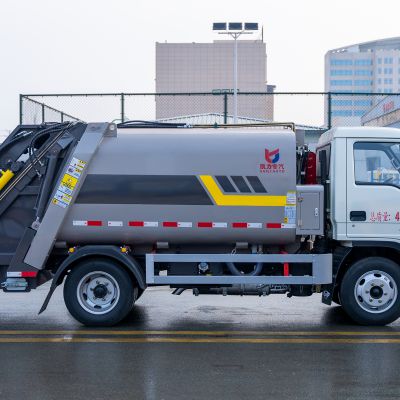 Automated Loading Environmentally Friendly Trash Compaction Truck