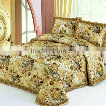 3 Pcs Gorgeous Jaquard Flower Quilt Bed Set In Yellow Color