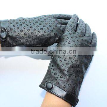 Laser Star Goat Leather Ladies Fashion Leather Gloves with Leather Belt on Back