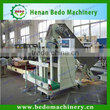 2015 hot sell China supplier wood pellets packing machine /wood pellet packer/wood pellets package machine price 008613253417552