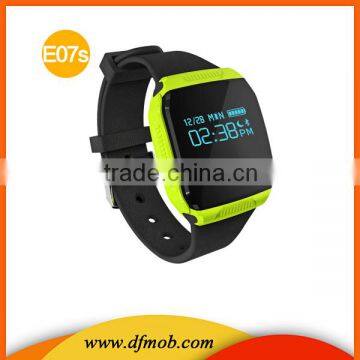 Fashion latest design heartrate monitoring smart bracelet with waterproof IP67 and TPU strap E07S