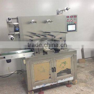 Fully automatical medical wound dressing making machine