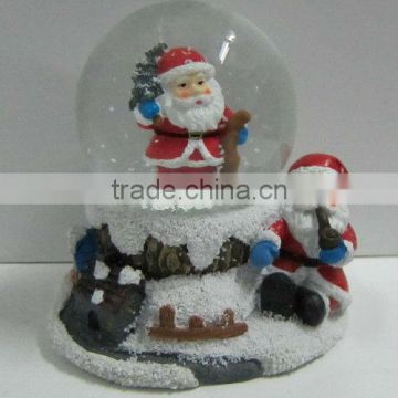 Polyresin snow globe with snow flake