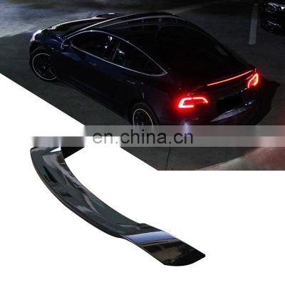 Factory Wholesale Car Accessories Parts Carbon Fiber Body Kit Rear Spoiler With Light For Tesla Model 3