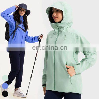 Lightweight Breathable Zipper Softshell Coat Custom Outdoor Jacket Hooded Windproof Waterproof Windbreaker Jacket For Women