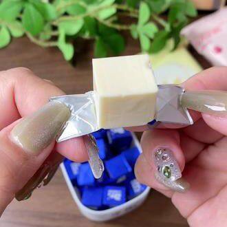 Сыр La vache qui rit / Kiri. Машина для обработки сыра с гибкой алюминиевой фольгой Tokkepack