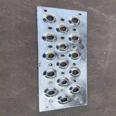Anti-slip Perforated Mesh Pattern Plate, With Alligator Mouth Holes, Suitable for Pedestrian Walkways, Cutting and Bending Services Available photo-1
