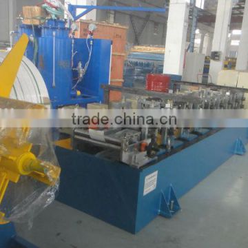 Rolling shutter slats forming machine