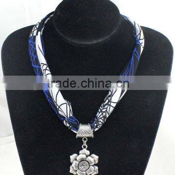 2014 women short necklace scarf