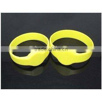 Wholesales Eco-friendly Bulk Cheap Silicon Wristband/ Silicone Wristband photo-4