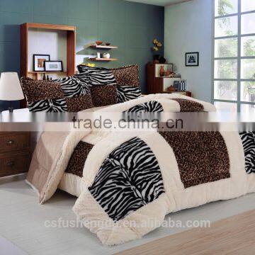 Polyester high quality comfortable and soft patchwork plush quilt