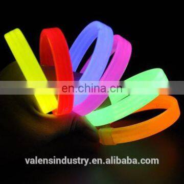 Good Quality LED Lighted Glow in the Dark Wristband for Party/Festival/Dance/concert/camping/Bar/Game/Wedding