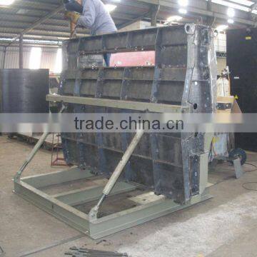 Parapet wall mould