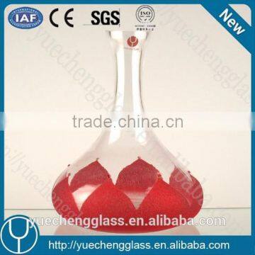 2015 Best wine accessory Gift patent red colored glass wine decanter