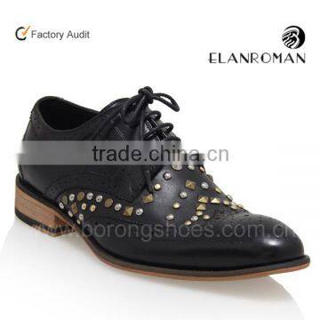 Stylish men Brogue design leather shoes wiht rivet