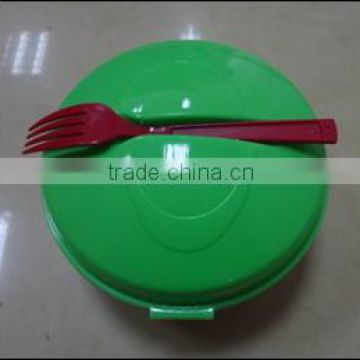 Plastic round salad box with PS fork