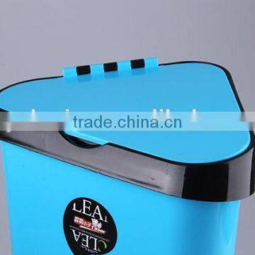 Rubbish Bin Household Garbage Can With Cover/Triangular Plastic Trash Can photo-3