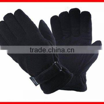 Warm winter sports glove