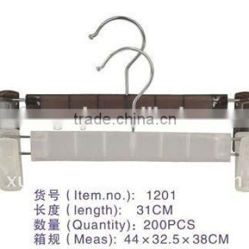 1201 china factory made plastic hanger with clips