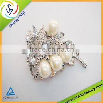 Fashion customized cheap brooches wholesales