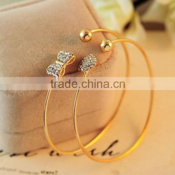 High quality zinc alloy bracelet , lovely pendent bracelet suitable all size alloy bracelet wholesale