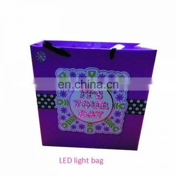 LED Lighting Up Paper Christmas Gift Bags of Favor Price