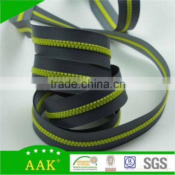 5#Plastic Long Chain Waterproof Zipper photo-2