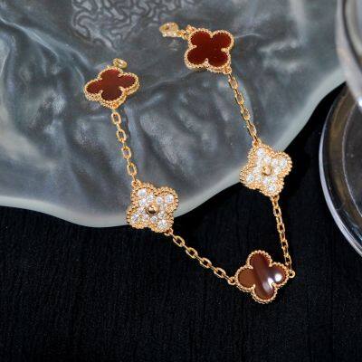 VCA 18K Gold Red Agate Bracelet photo-1