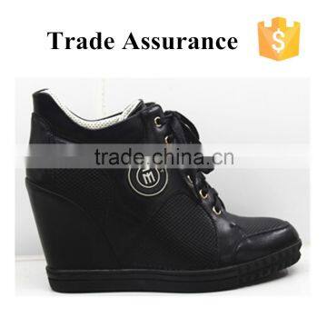 elegant pure black gusset boot